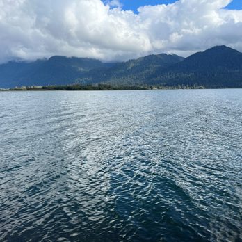 Lake Quinault - Lakes Near Me - Quinault, Washington