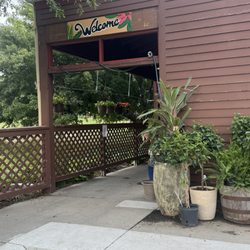 Oak Creek Plants & Flowers - Front entrance