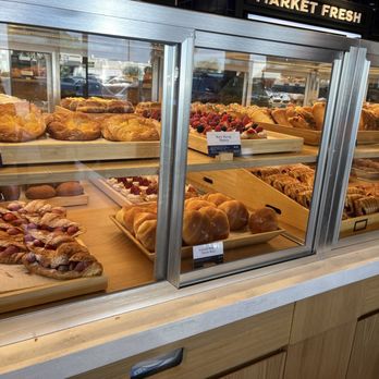 Paris Baguette - Coffee & Tea Near Me - Virginia Beach, Virginia
