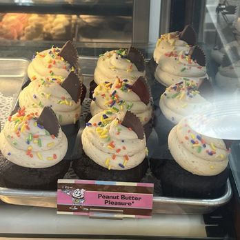 Cupcake Charlie's - Bakeries Near Me - Newport, Rhode Island