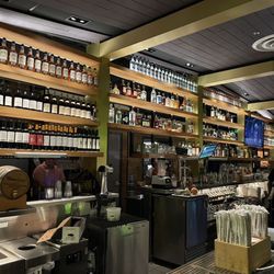 Founding Farmers & Distillers - Bar area