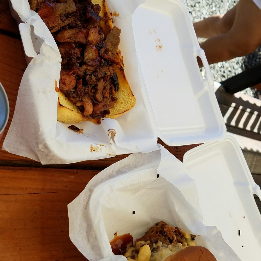 BBQ By Tony - Mac-Attack and tri-tip! Mmmmmm.    I recommend the spicy sauce! - Barbeque Near Me - Eugene, Oregon