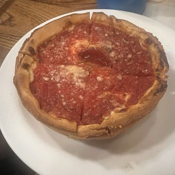 Giordano's - Pepperoni deep dish - Pizza Near Me - Chicago, Illinois Giordano's - Pepperoni deep dish - Pizza Near Me - Chicago, Illinois