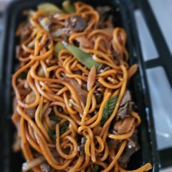 Caesar's Mongolian Bar-B-Q - Noodles with beef