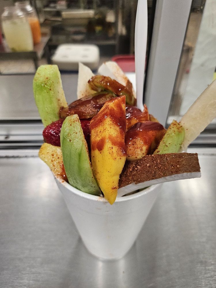 Los Cocos Fruteria Y Taqueria