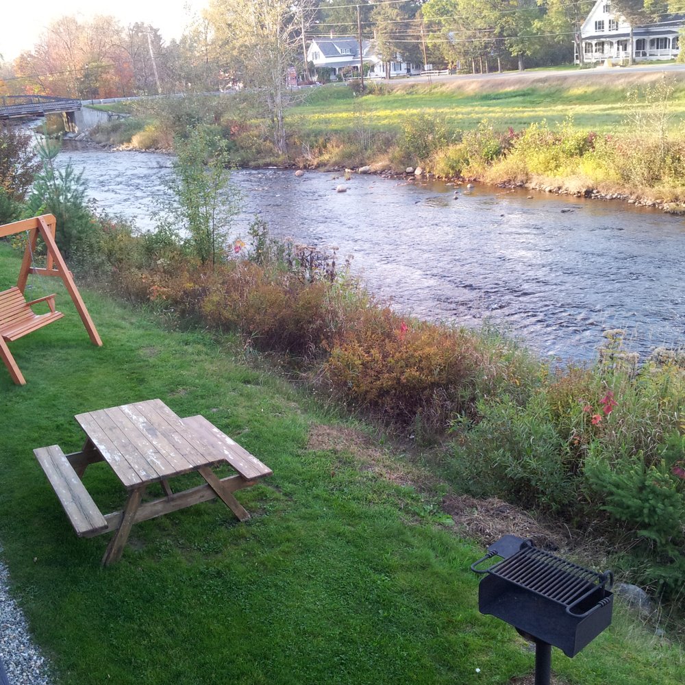 Hillwinds Lodge - Hotels Near Me - Franconia, New Hampshire Hillwinds Lodge - Hotels Near Me - Franconia, New Hampshire