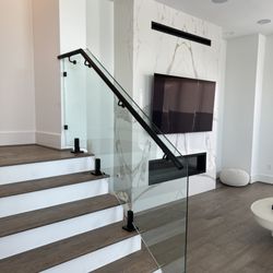 Modern Glass Installers - Stair case railing system