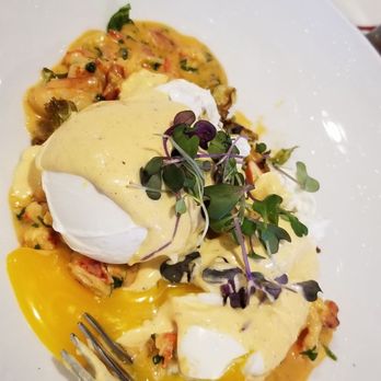 Bar Siena - Lobster Benedict - Italian Near Me - Chicago, Illinois
