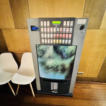 el mitico - Cigarette vending machine - Restaurants Near Me - Burgos, BU