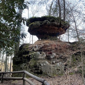 Red River Gorge - Balanced rock - Hiking Near Me - Stanton, Kentucky
