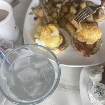 SYRUP - St Charles - Eggs Benny Benedict - Breakfast & Brunch Near Me - St. Charles, Illinois SYRUP - St Charles - Eggs Benny Benedict - Breakfast & Brunch Near Me - St. Charles, Illinois