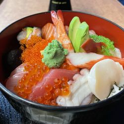 Amimoto Japanese Restaurant - Chirashi bowl