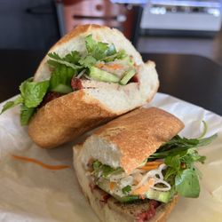 Aina's Vegan Banh Mi - The char siu banh mi !!