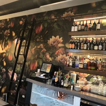 Oggi Trattoria - Bar area - Italian Near Me - Chicago, Illinois Oggi Trattoria - Bar area - Italian Near Me - Chicago, Illinois
