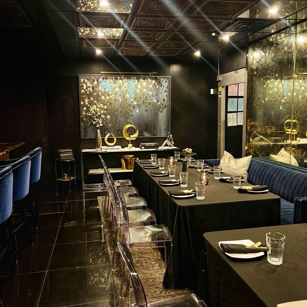 Kiss - Speakeasy Private Room - New American Near Me - Houston, Texas Kiss - Speakeasy Private Room - New American Near Me - Houston, Texas
