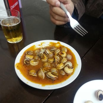 La Salaita - Mu buenas cabrillas, tapas baratitas y combinados a 4euro, buen sitio para comer en rocharamber. - Tapas Bars Near Me - Seville, SE