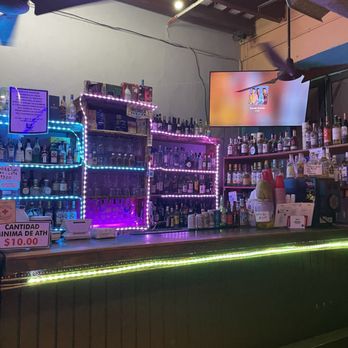 Los Yeyos - View of the "bar"/counter from the two high tops near the front entrance. - Puerto Rican Near Me - San Juan, Puerto Rico Los Yeyos - View of the "bar"/counter from the two high tops near the front entrance. - Puerto Rican Near Me - San Juan, Puerto Rico