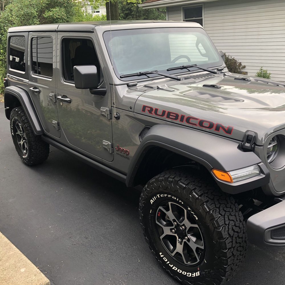 Larry Roesch Chrysler Jeep Dodge RAM - Jeep Wrangler - Car Dealers Near Me - Elmhurst, Illinois Larry Roesch Chrysler Jeep Dodge RAM - Jeep Wrangler - Car Dealers Near Me - Elmhurst, Illinois