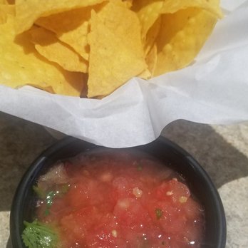 La Bamba Mexican Spanish Restaurant Margate - Complimentary chips and salsa - Spanish Near Me - Margate, Florida
