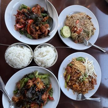 Royal Palm Thai Restaurant - Famous Chicken (without GF) with Rice, Pad Thai (GF) contain shellfish, Thai Fried Rice (GF) - Thai Near Me - Seattle, Washington