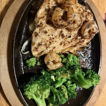 Applebee's Grill + Bar - Bourbon street chicken and shrimp - Sports Bars Near Me - Grand Rapids, Michigan