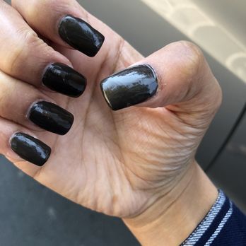 NV Nails - The thumb nail is crooked and HUGE, my hands are so small and my thumb is not this big! The lady does not know how to size. - Nail Salons Near Me - Napa, California