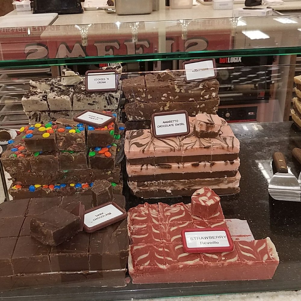 Buc-ee's - Waller - Gas Stations Near Me - Waller, Texas