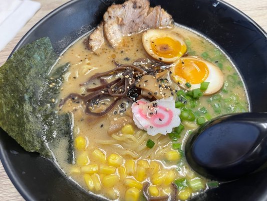 Hawaii Ramen Noodle & Poke Bowl by null