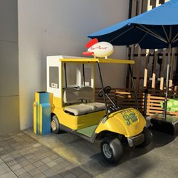 Pixar Putt - Golf cart