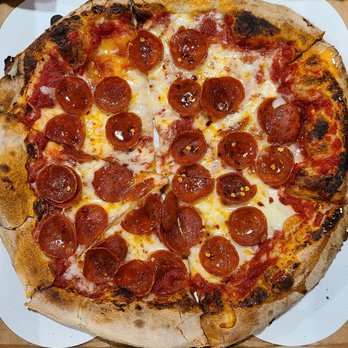 King of Fire - Honey Pizza: pepperoni, honey, red peppers. Better of the two, but just okay. - Food Trucks Near Me King of Fire - Honey Pizza: pepperoni, honey, red peppers. Better of the two, but just okay. - Food Trucks Near Me