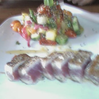 Rutherford Grill - ahi salad - American Near Me - Rutherford, California