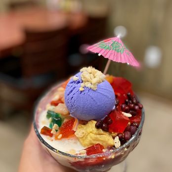 Max’s Restaurant - Chicago - Halo-Halo - Filipino Near Me - Chicago, Illinois Max’s Restaurant - Chicago - Halo-Halo - Filipino Near Me - Chicago, Illinois