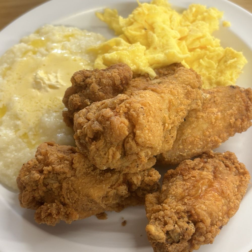 The Serving Spoon - Fried chicken with grits and eggs - Breakfast & Brunch Near Me - Inglewood, California The Serving Spoon - Fried chicken with grits and eggs - Breakfast & Brunch Near Me - Inglewood, California