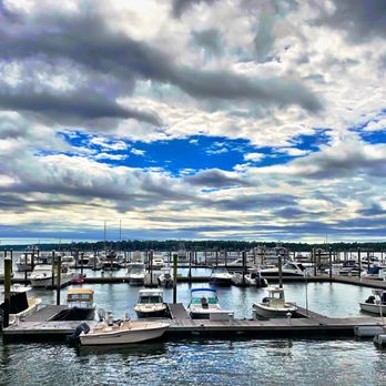 Butler's Flat - Overlooking the water - Seafood Near Me - Port Washington, New York