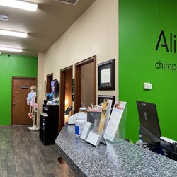 AlignOK Chiropractic Wellness - Lobby, waiting room, chiropractor
