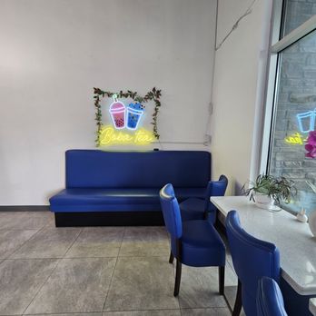 Ding Tea Rialto - Inside 1/2 - Bubble Tea Near Me - Rialto, California