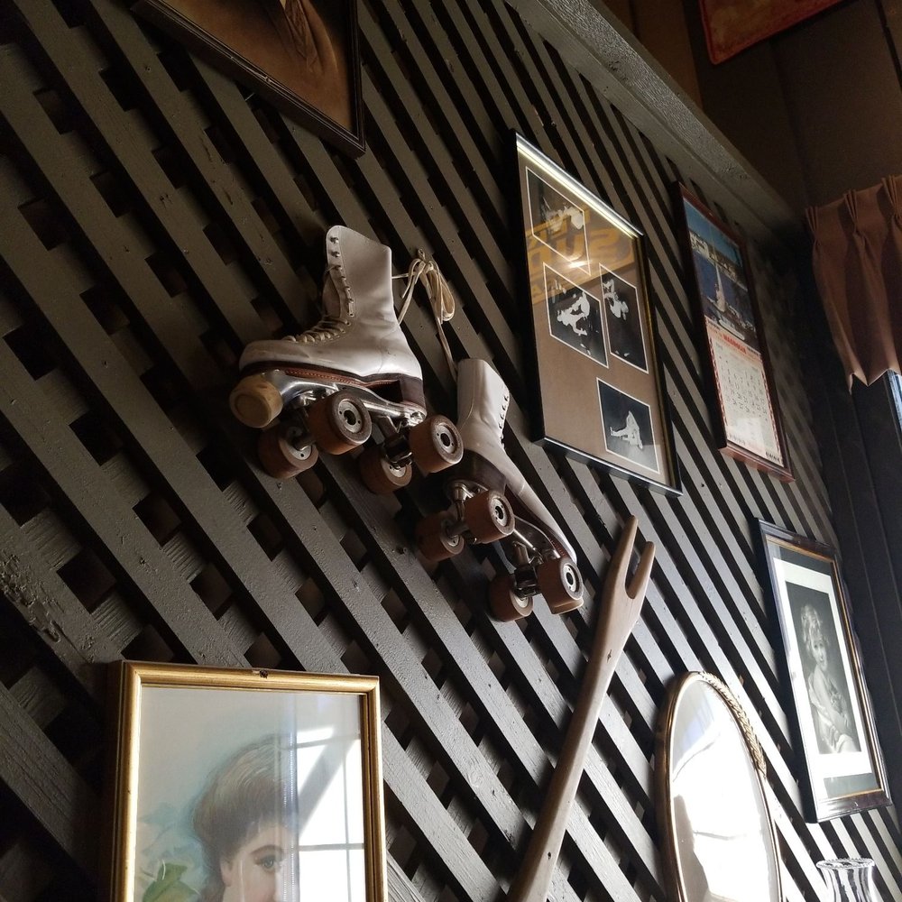 Cracker Barrel Old Country Store - Decor - Breakfast & Brunch Near Me - Kingman, Arizona Cracker Barrel Old Country Store - Decor - Breakfast & Brunch Near Me - Kingman, Arizona