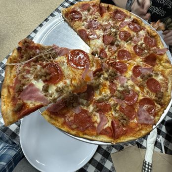 Mozza Pizza Restaurant - Meat lovers pizza - Pizza Near Me - Huntsville, Alabama Mozza Pizza Restaurant - Meat lovers pizza - Pizza Near Me - Huntsville, Alabama