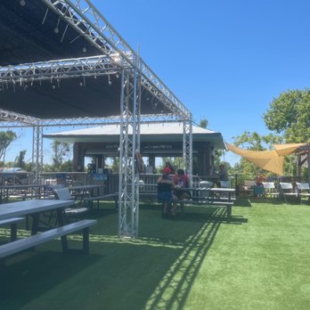Windmill Cove Bar & Grill - The bar - Boating Near Me - Stockton, California