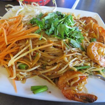 Deckhand Oyster Bar - amazing shrimp pad thai - Seafood Near Me - Austin, Texas