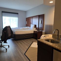 Country Inn & Suites by Radisson, Stillwater, MN - K w/ whirlpool before departure