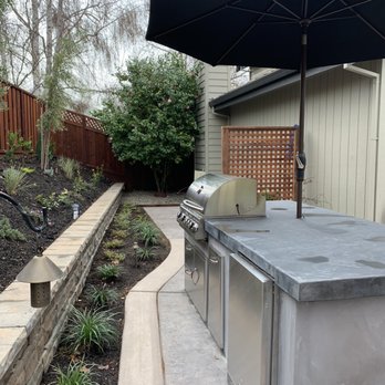 Arreola Landscape and Pool Design - Outdoor kitchen - Landscaping Near Me