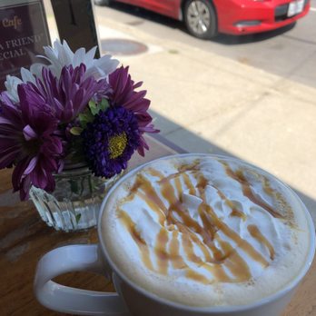 Lucky's Cafe - Caramel breve - Coffee & Tea Near Me - Cleveland, Ohio