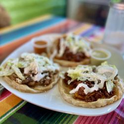 Antojitos La Jefa - Sopas - Carnitas & Chorizo