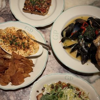 Green Point Seafood and Oyster Bar - Tuna tartare, king crap & artichoke dip, Spanish octopus, mussels - Seafood Near Me - Dallas, Texas