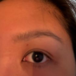 Onique Threading Salon - Left a cut under my eye that started bleeding (no apology or acknowledgement)