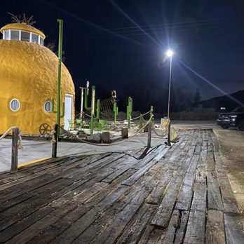 Lemon House Inn - Hotels Near Me - Cartago, California Lemon House Inn - Hotels Near Me - Cartago, California