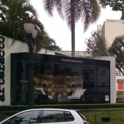 Artefacto - Espaço da vitrine para projetos assinados por arquitetos/designers convidados.