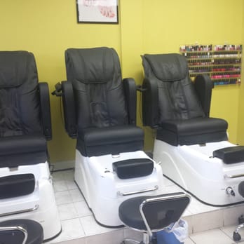 Monica's Nails & Spa - Day Spas Near Me - Toronto, Ontario