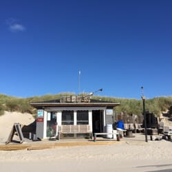 North Shore Surf - North Shore Surf det er autentisk, cool og hyggelig. Hop i bølgen med surf timer eller nyd en kold øl eller kaffe på terrassen
